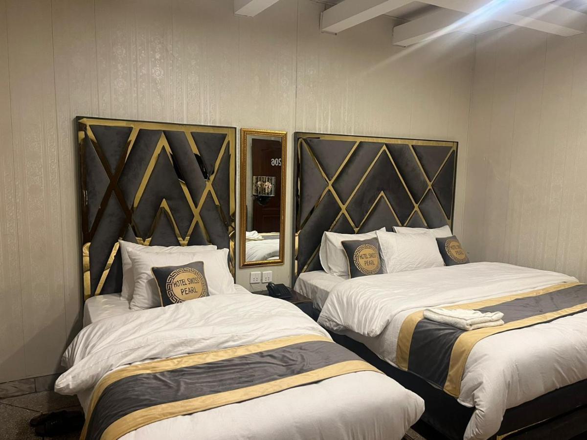 Hotel Swiss Pearl Lahore Buitenkant foto