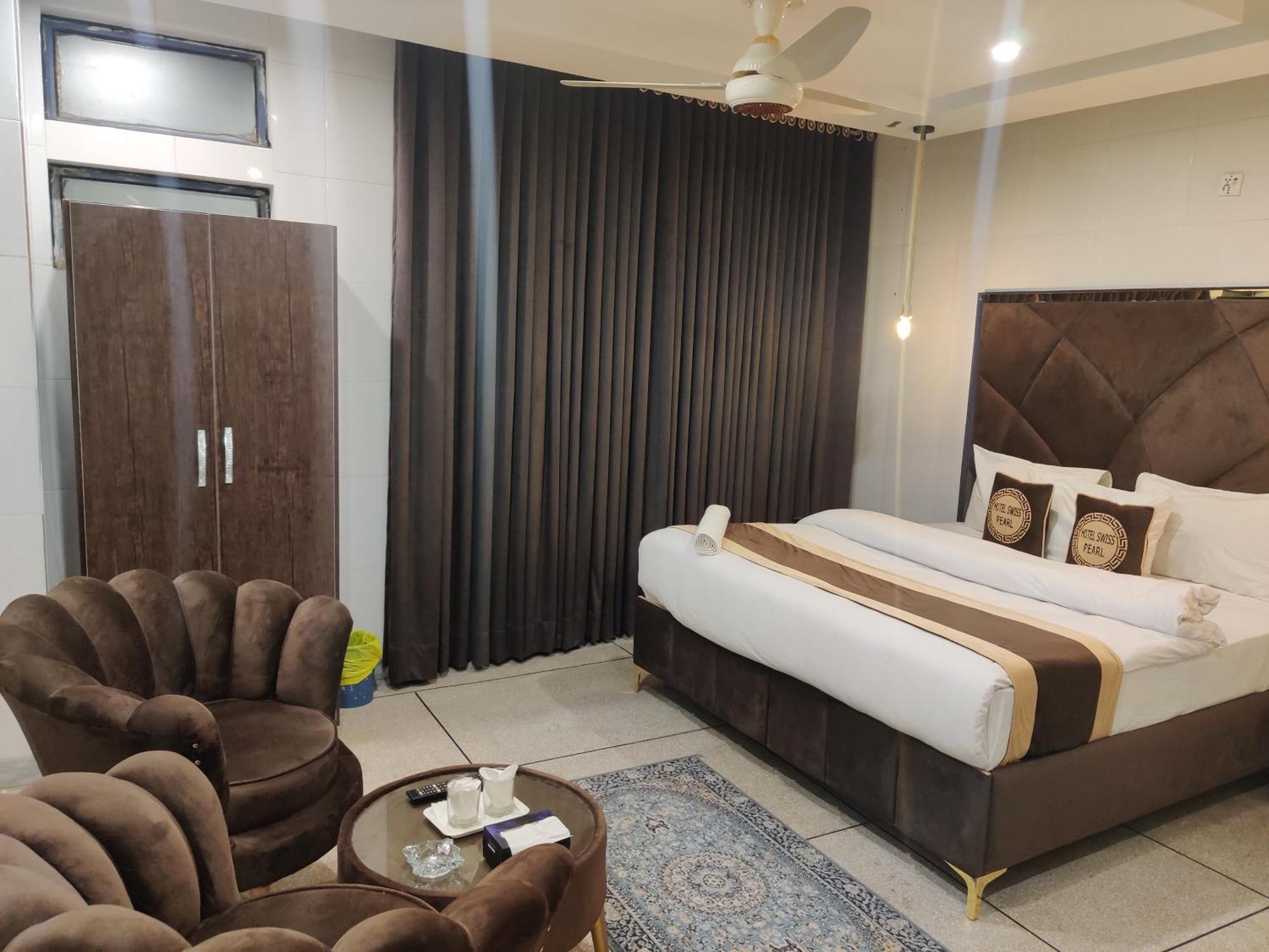 Hotel Swiss Pearl Lahore Buitenkant foto