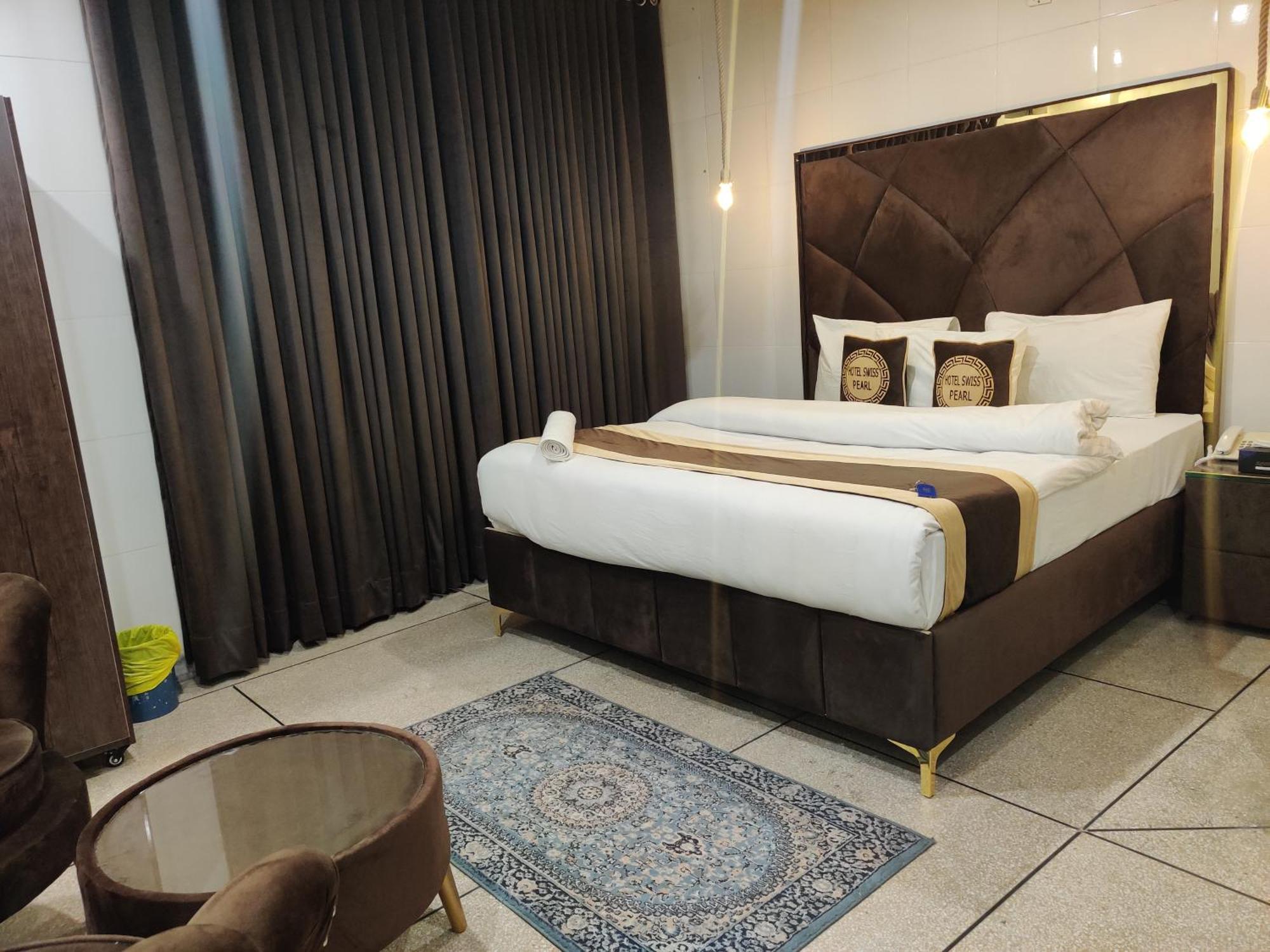 Hotel Swiss Pearl Lahore Kamer foto