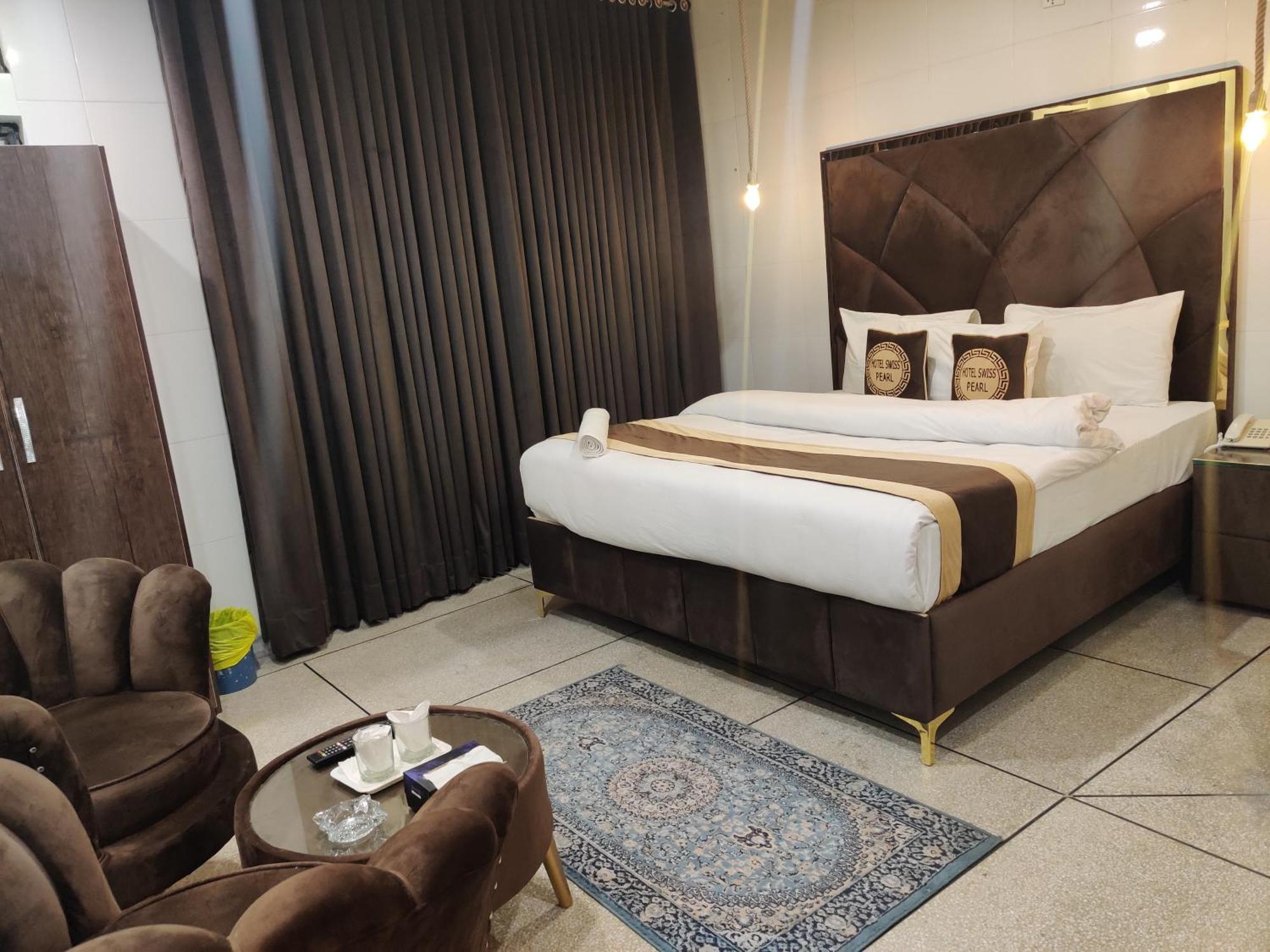 Hotel Swiss Pearl Lahore Buitenkant foto