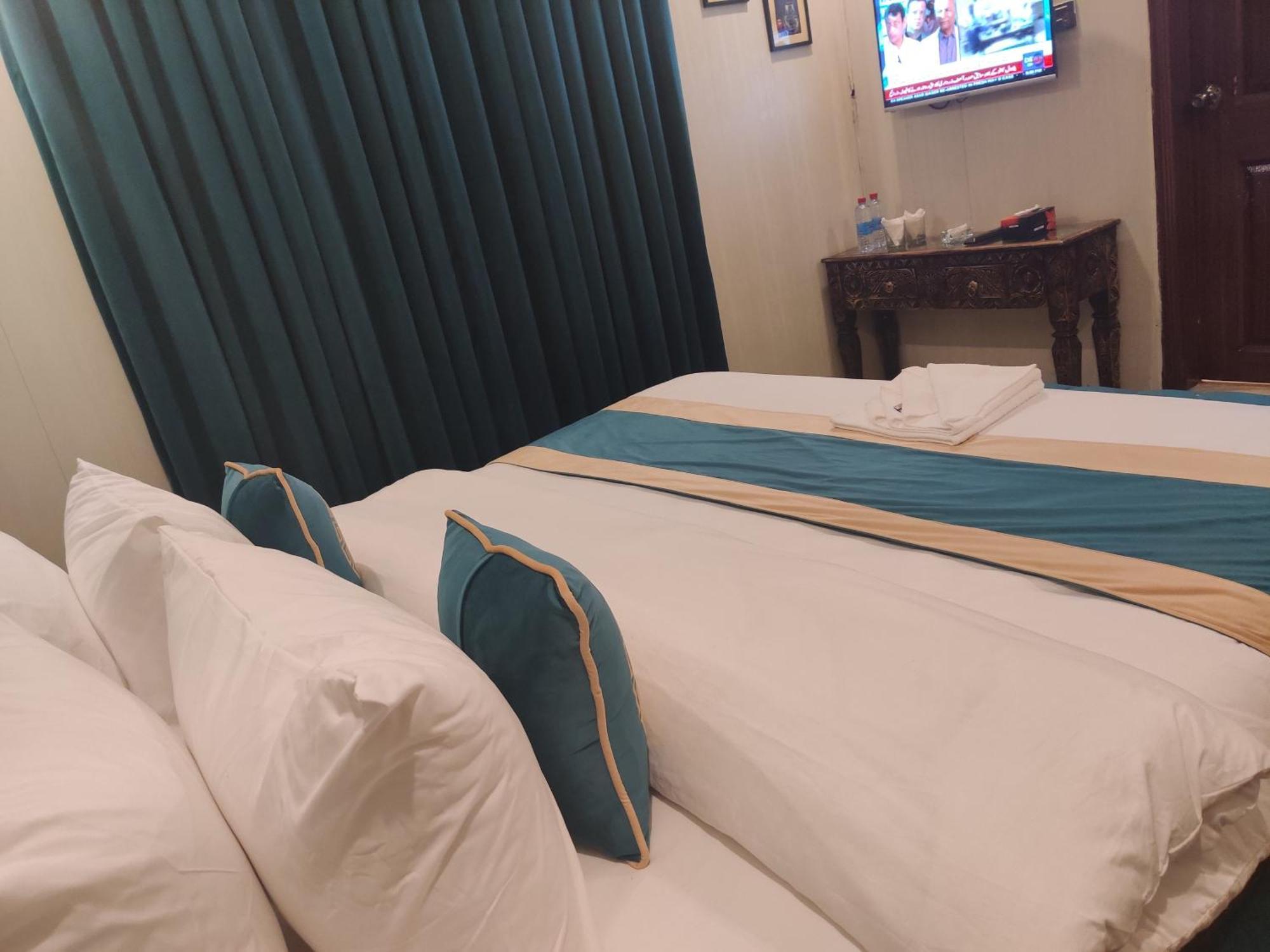 Hotel Swiss Pearl Lahore Buitenkant foto