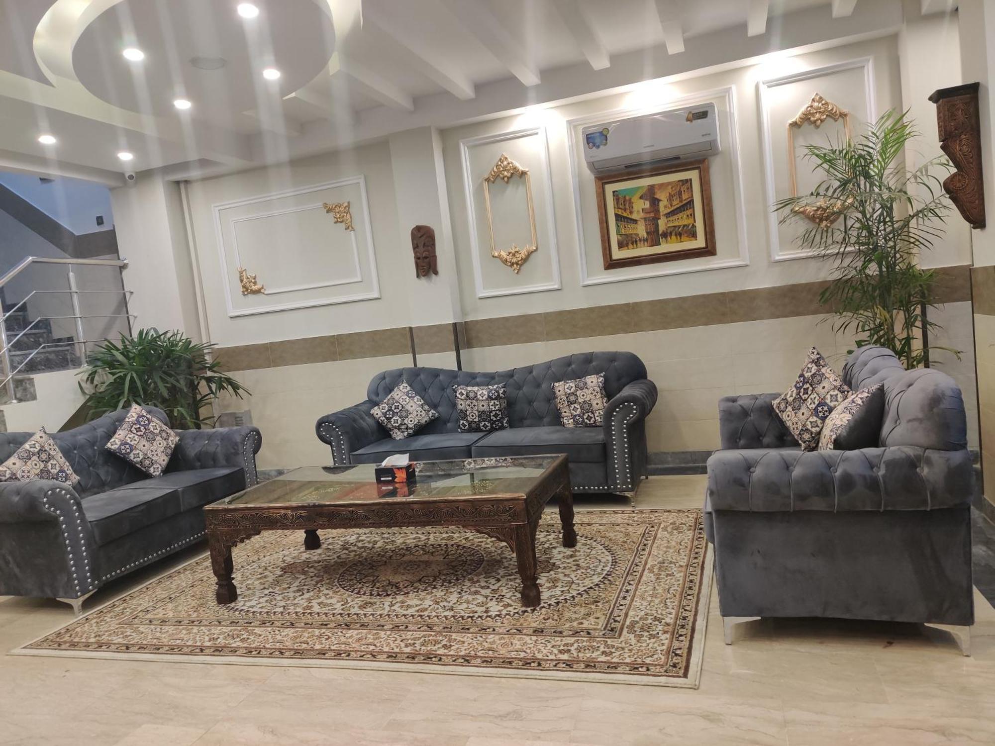 Hotel Swiss Pearl Lahore Buitenkant foto