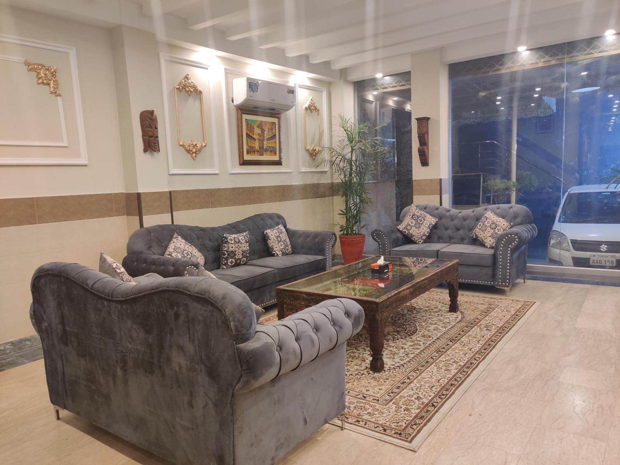 Hotel Swiss Pearl Lahore Buitenkant foto