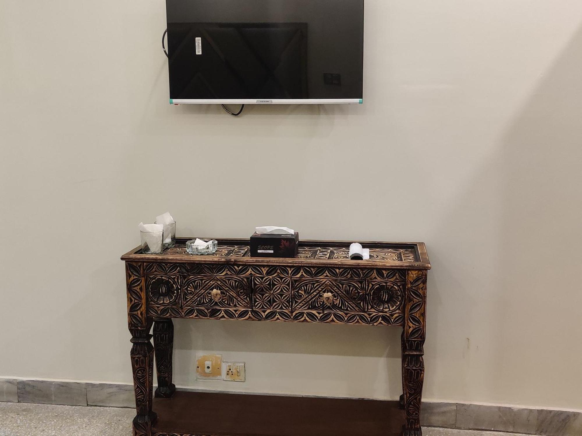 Hotel Swiss Pearl Lahore Buitenkant foto