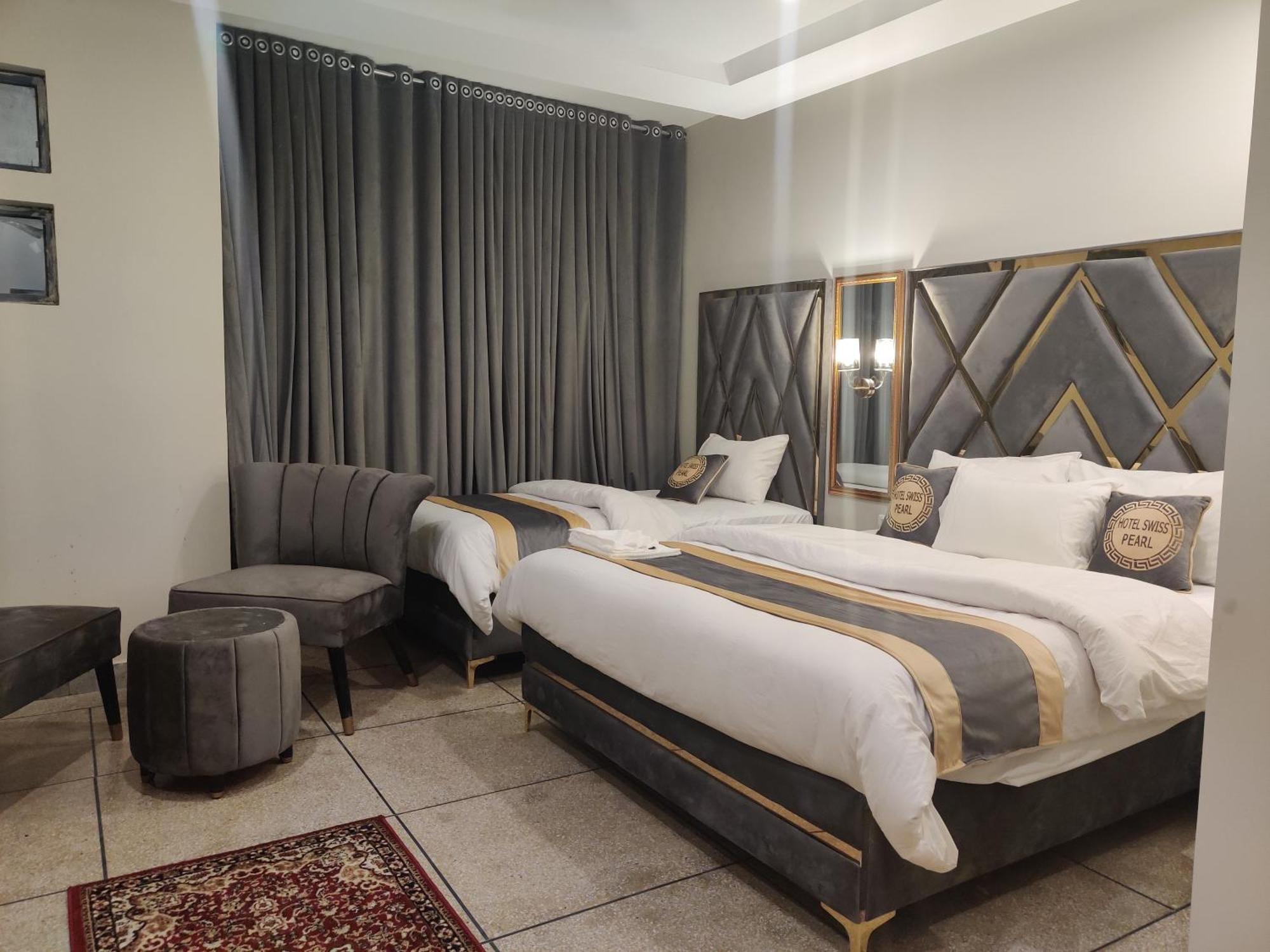Hotel Swiss Pearl Lahore Buitenkant foto